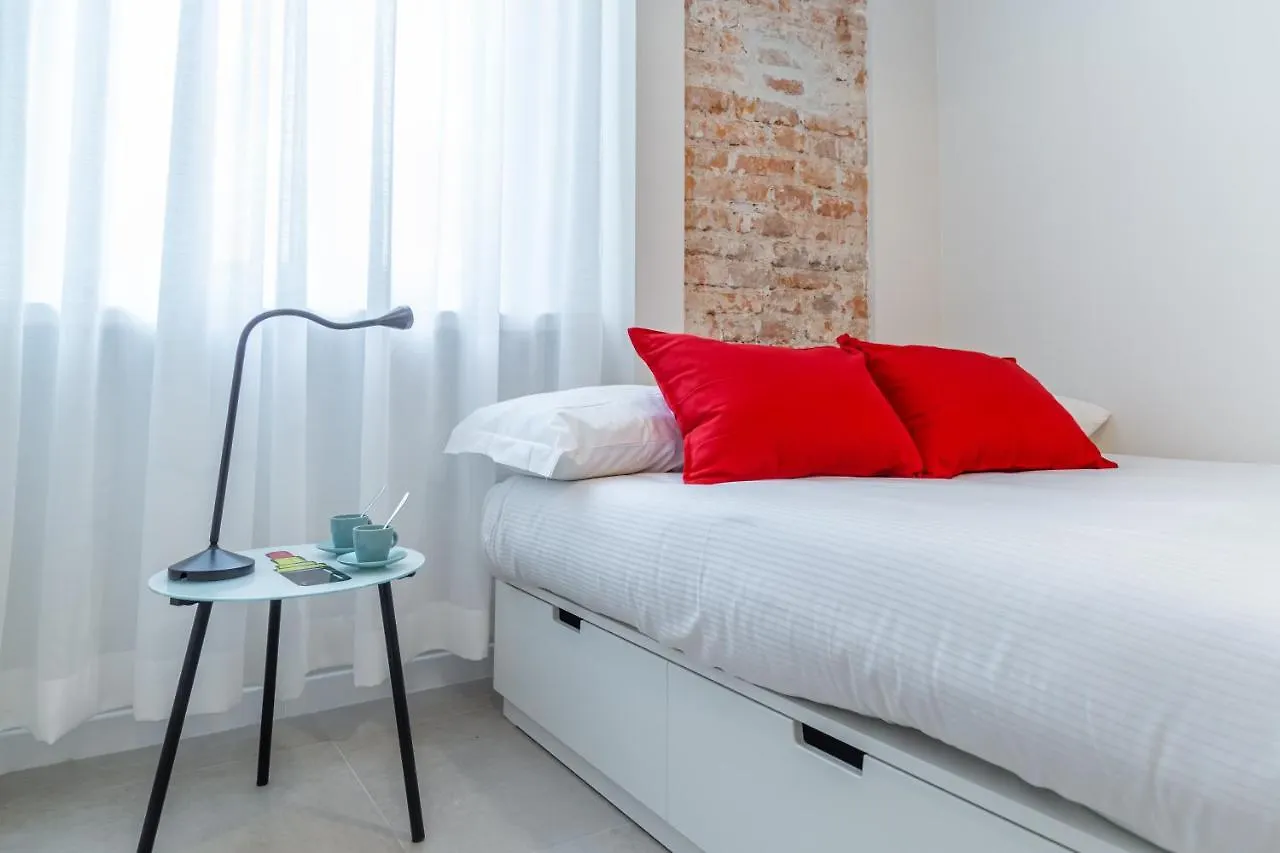 Apartment Vickylu - City Center - By Host4U Pavia