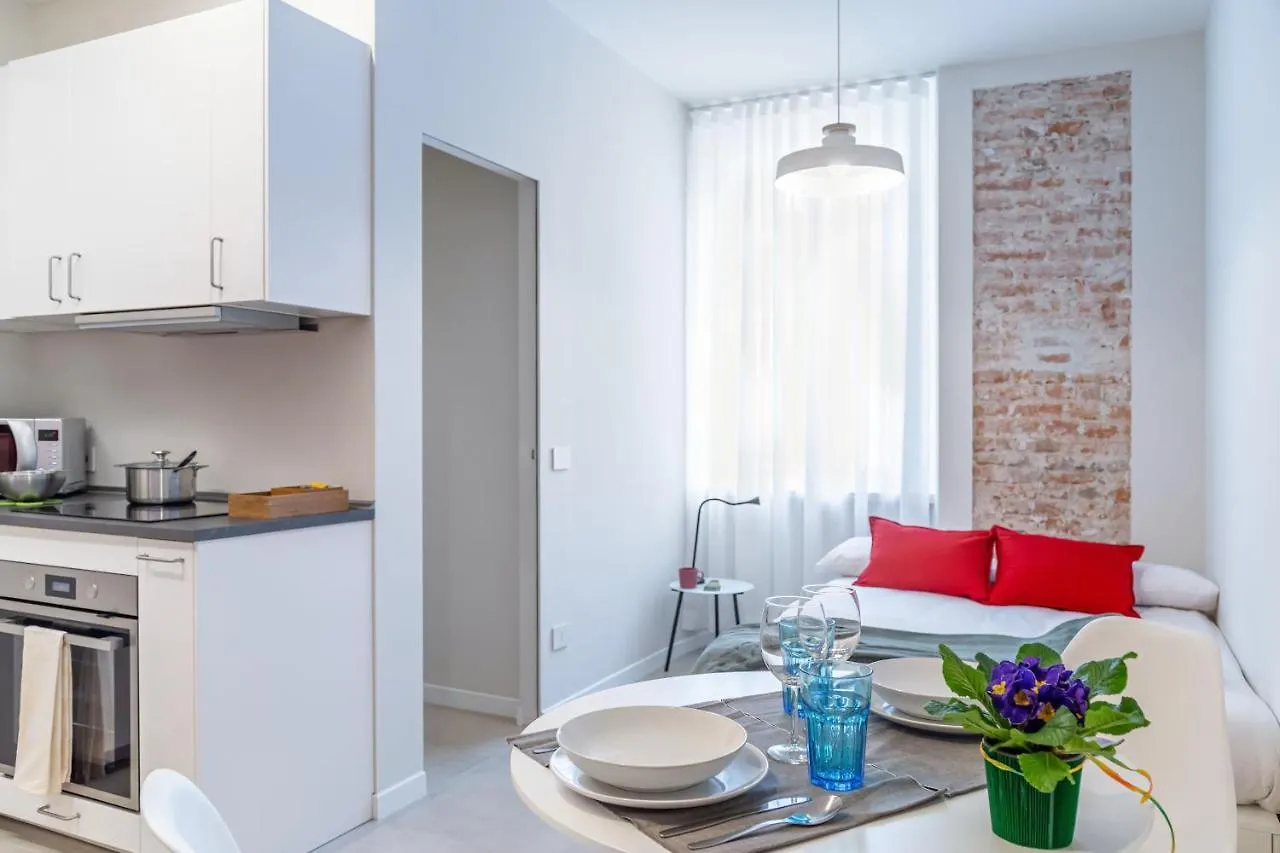 Vickylu - City Center - By Host4U Pavia 0*,  Italy